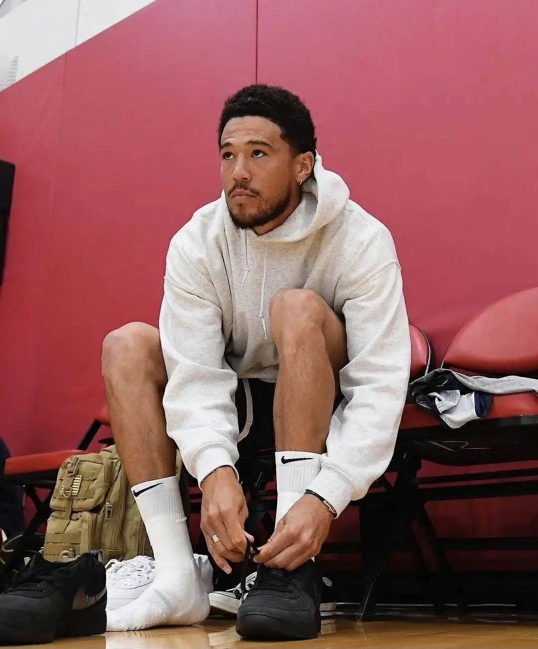 侧翼宽度为 侧翼宽度为