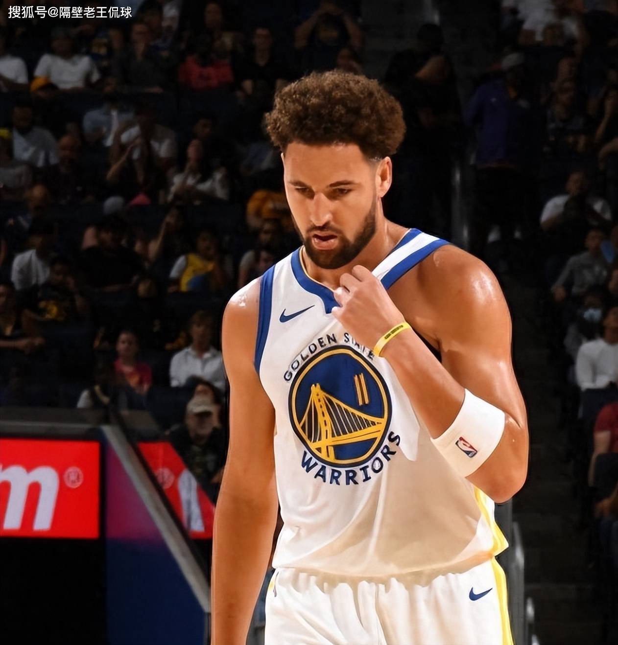 背身开团 背身开团